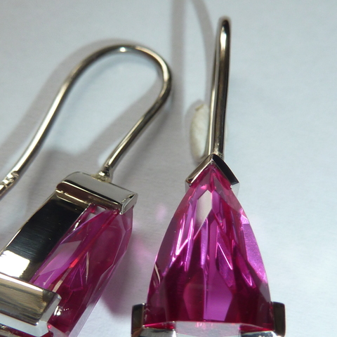 Ohrhänger mit Kundensteinen