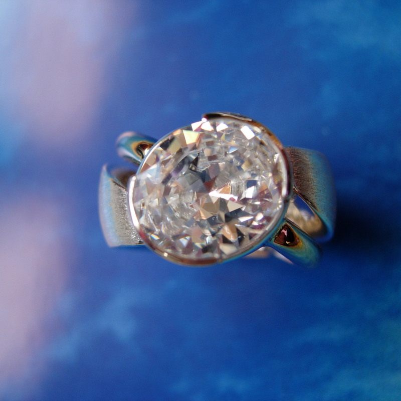 Damenring mit Bergkristall