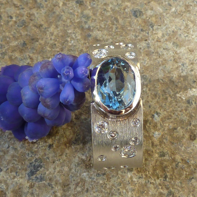 Damenring mit Kundensteinen