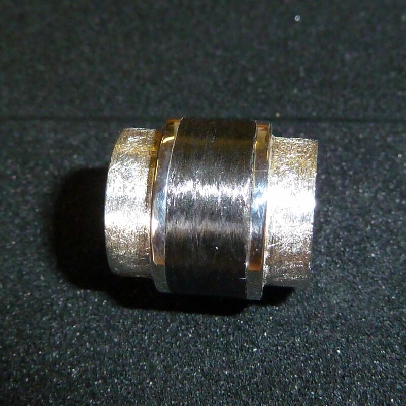 Herrenanhänger mit Carbon